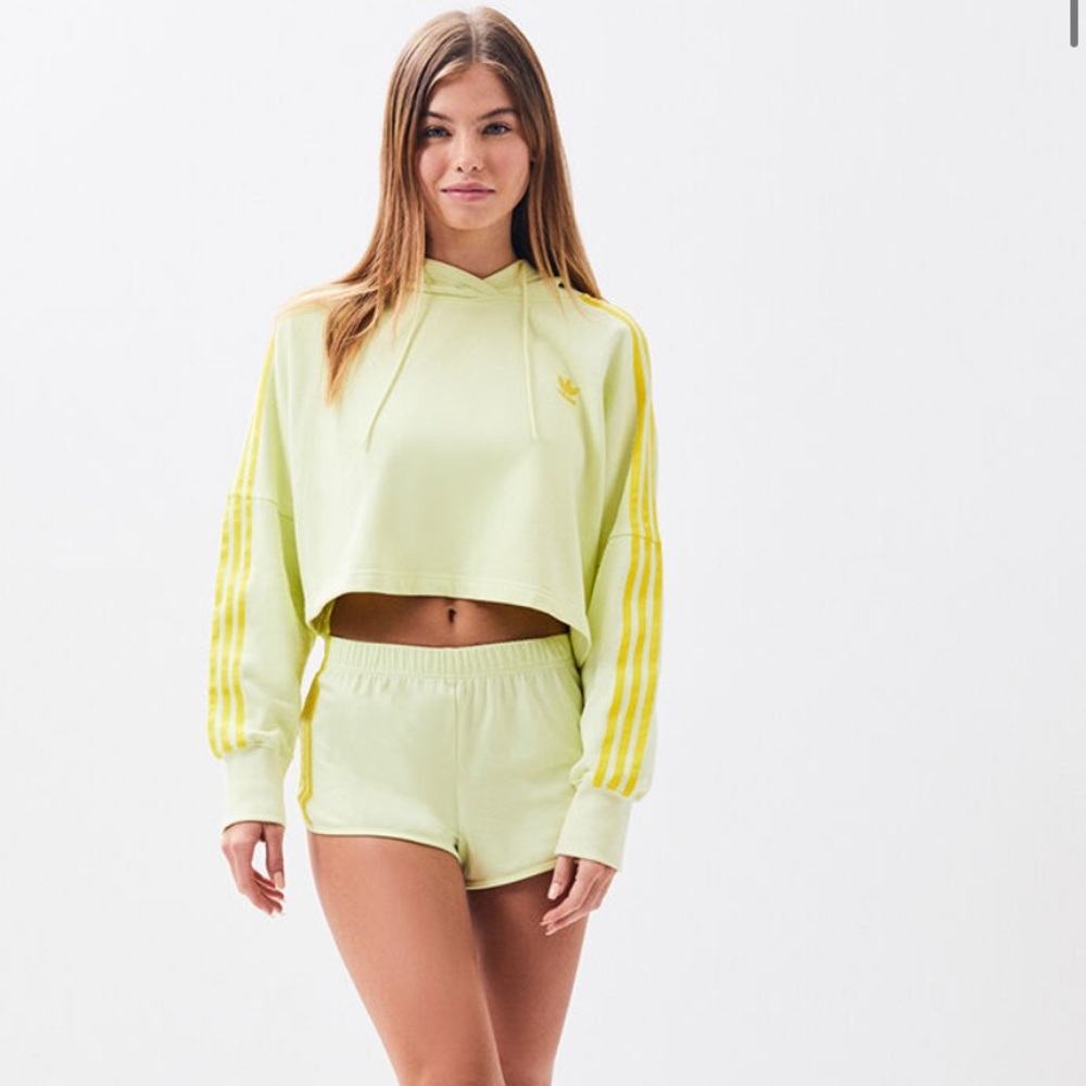 Adidas sweatshirt neon yellow, Semi-cropped hoodie